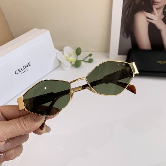 Celine New Diamond-Shaped Frame Sunglasses, Trendy Sun Protection, Flattering Fo
