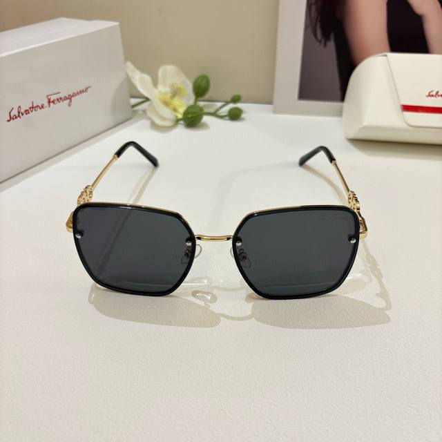Ferragamo 2025 New Arrival European And American Style Square Frame Sunglasses F