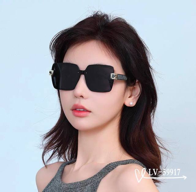 Louis Vuitton-Lv . Polaroid Resin Lenses . Tr Frame, Lightweight And Comfortable