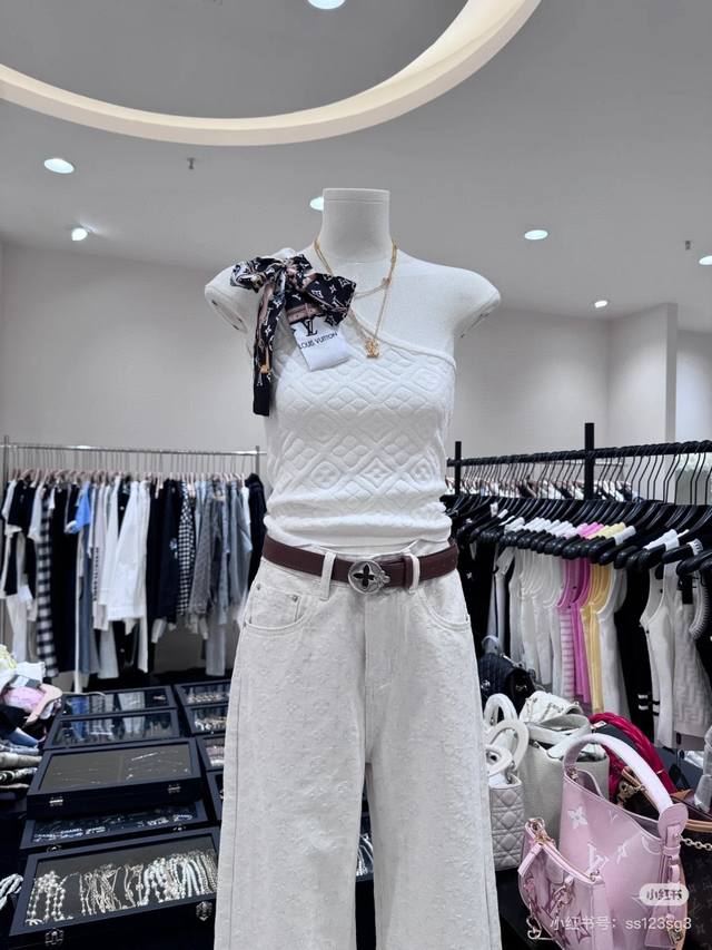 Lv Off-Shoulder Knit Tank Top