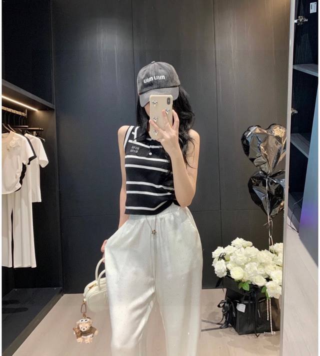High-End Version Miu Miu Tank Top, Perfect For Layering With Jackets Or Wearing