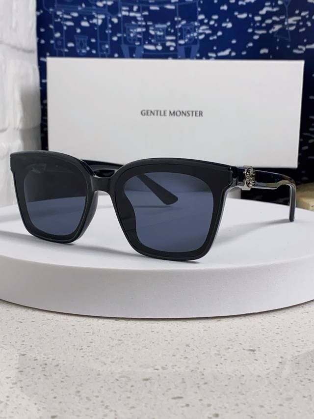 Gentle Moster Gm 2025 New European And American Fashion Square Frame Comfortable