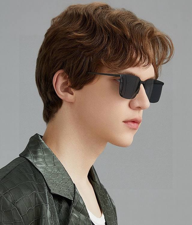 Gucci Men's Vibrant Pilot Polarized Sunglasses Material: High-Definition Nylon W