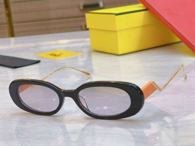 Fen* Fen* Di New Sunglasses, Model: Fe3018, Size: 50Mm 20-142