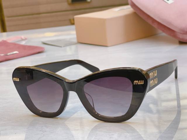 Miumi* Miu*Miu New Sunglasses, Model: Mu 14Ks, Size: 63-15-145