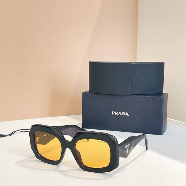 Prada*Model: Opr B23S Size: 53Mm 20-145