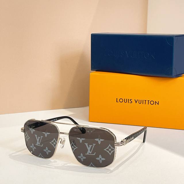 Louis Vuitto*Model: Z1230 Size: 53 Mouth 22-145