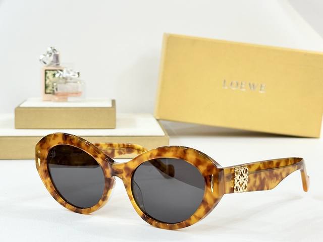 Loewe Model: Lw50090I Size: 52 Mouth 18 140