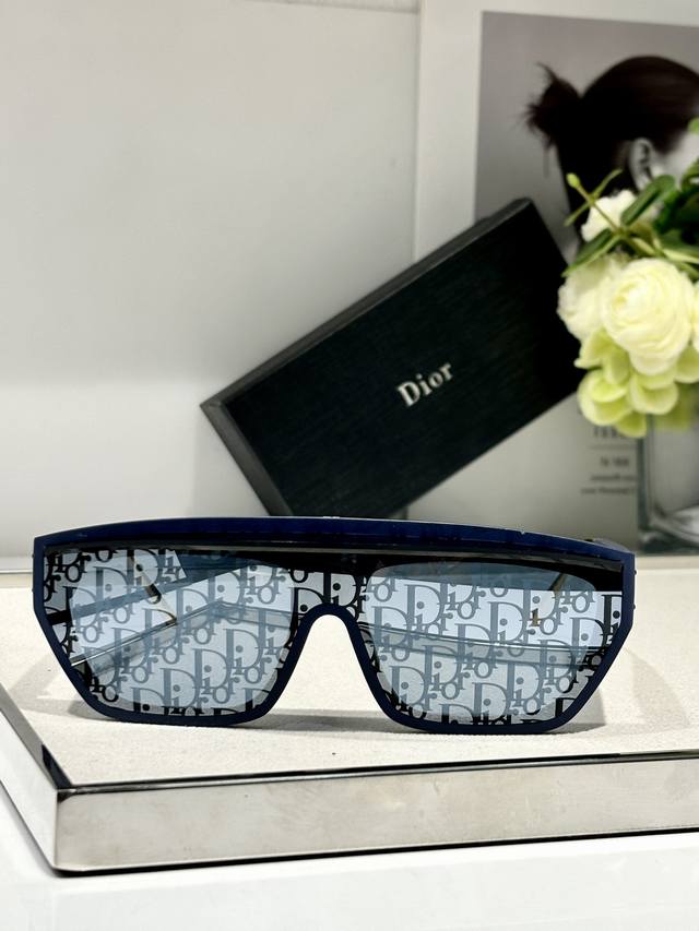 Dio* Model: Dio*Club M7U Size: 141-0