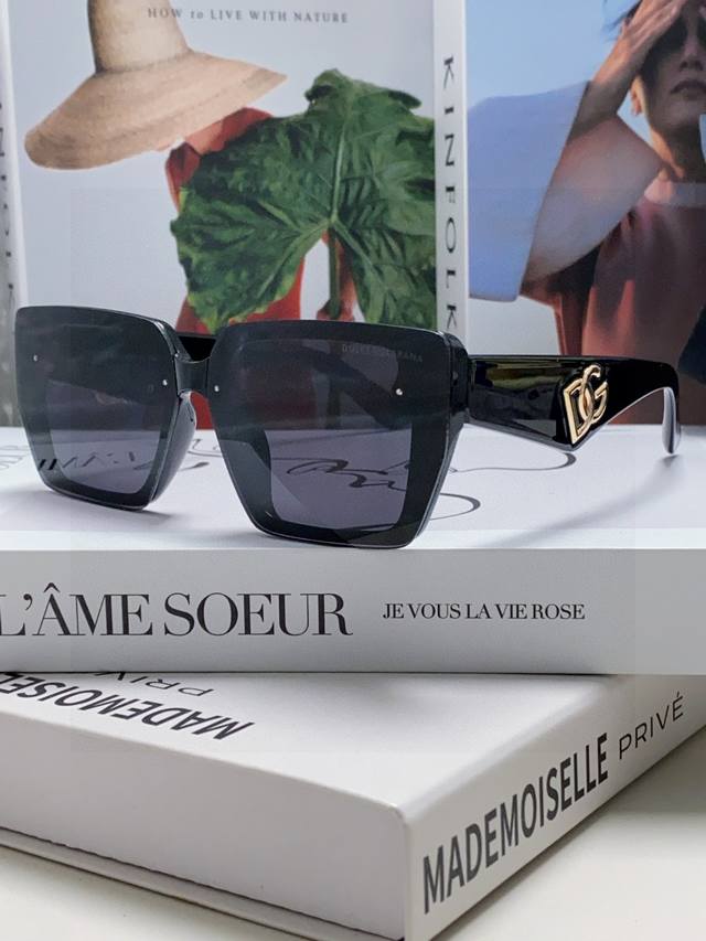 Dg Dolce & Gabbana Multi-Angled Large Frame Sunglasses For Women, Round Face, Fa