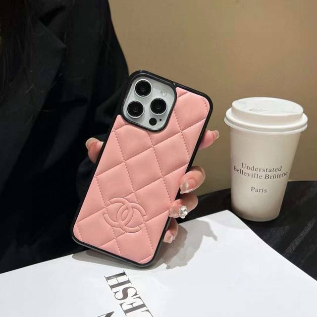 Chanel Phone Case With Diamond Pattern And Small Chanel Logo, Pu Leather With A