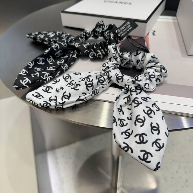 With Packaging Box Chanel Best-Selling Rabbit Ear Small Chanel Hairband, Versati