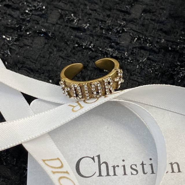 Di's Best-Selling Ring Is Now Available. Exclusive High-End Quality, Real Photos