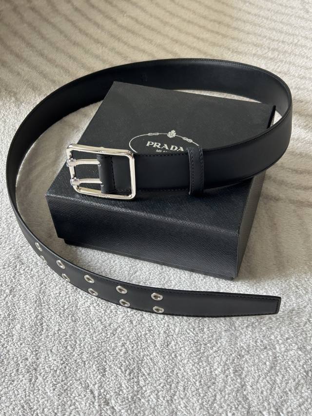 Prada Men's Fashionable Leather Belt, 4.0 Cm Smooth Top-Grain Black Cowhide Pair