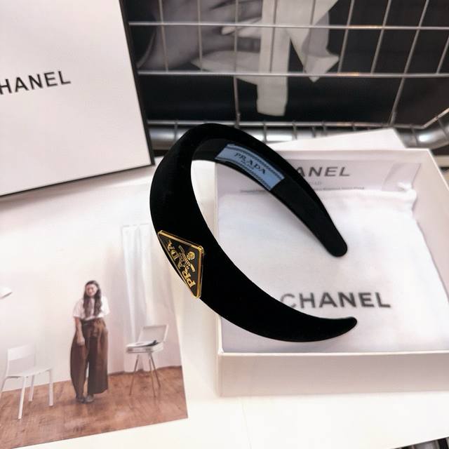 With Packaging Box Prada Prada's Latest Hit Is Here! Retro Classic Hairband, Fas