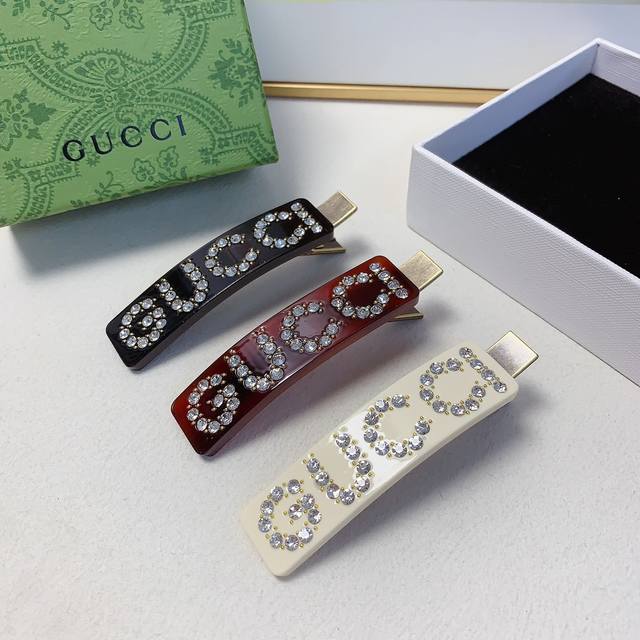 Gucci Gucci Hair Clip Resin Logo Press-On Side Hair Clip Bangs Clip - Daily Eleg