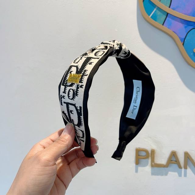 With Packaging Dior Dior's Latest Trendy Knotted Wide Hairband, Authentic Store-
