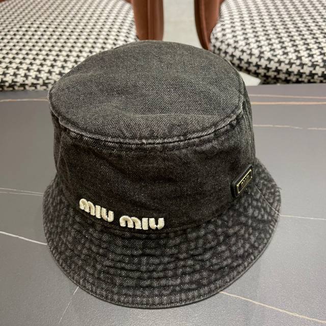 Miu Miu New Denim Fisherman's Hat With A Strong Retro Vibe, The Windproof Cord A