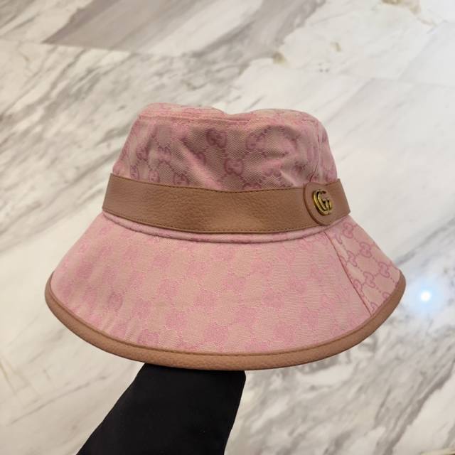 Gucci 2025 New Simple Embroidered Fisherman's Hat, Very Trendy!Casual Sports Sty
