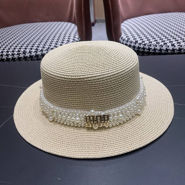 Dior French Retro Hepburn-Style Flat-Top Hat For Spring And Summer Outings, Stra