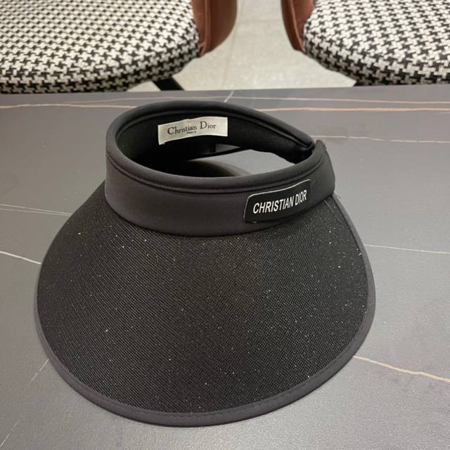Dior 2025 New Empty-Top Hat, A Summer Essential Because It's So Versatile. Pair
