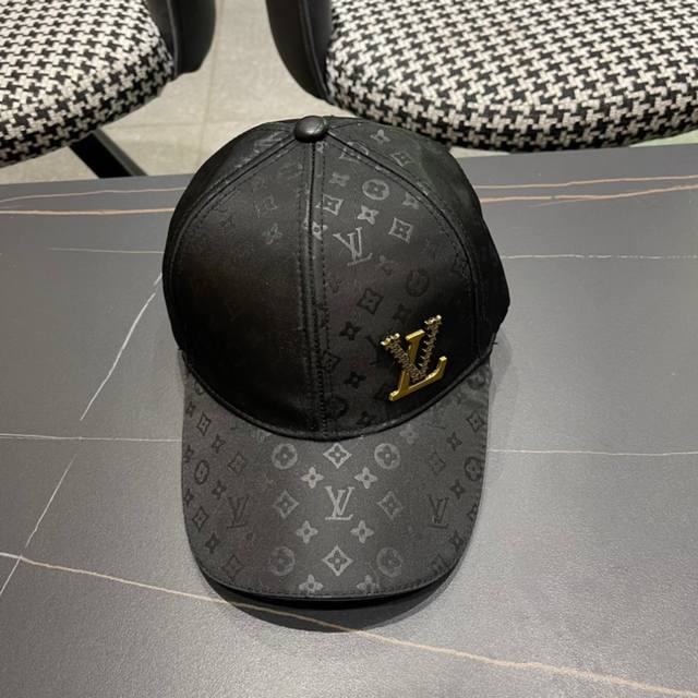 Louis Vuitton 2025 New Arrival Luxury Baseball Cap, Classic Store-Exclusive Desi