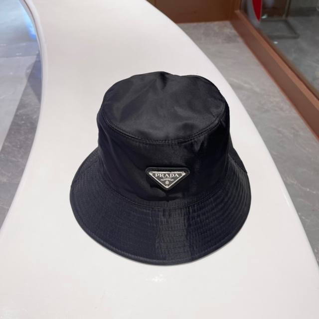 Prada, High-End Metal Hardware, Authentic Quality Fisherman's Hat Now Available.