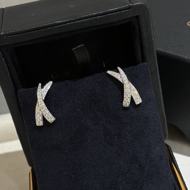 A4074 New Arrival From A Luxury Brand, Cross X-Shaped Earrings, Haute Couture De