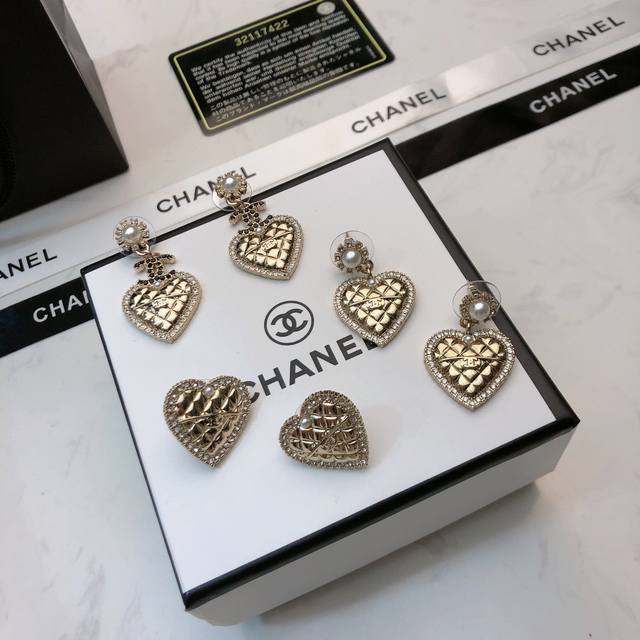 Chanel Latest Store-Synchronized New Arrival. Chanel Ear Studs Are The Hottest T