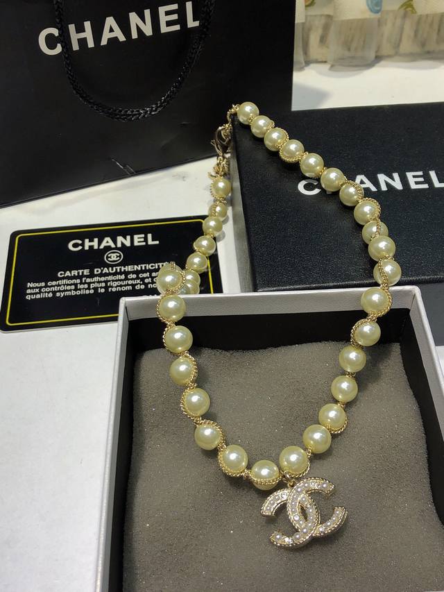 Chanel Chanel Best-Selling Luxury Brand Grandma's Elegant Necklace With Double C
