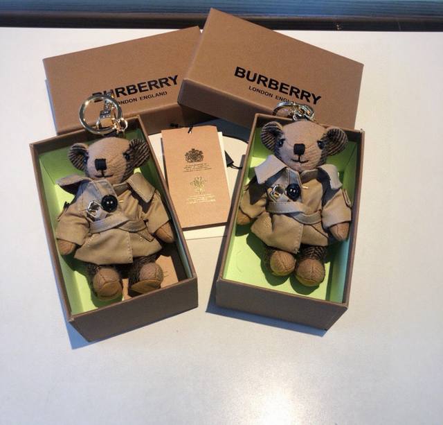 Burberry Factory-Made Small Bear Keychain, Trench Coat Teddy Bear Keychain, Gent