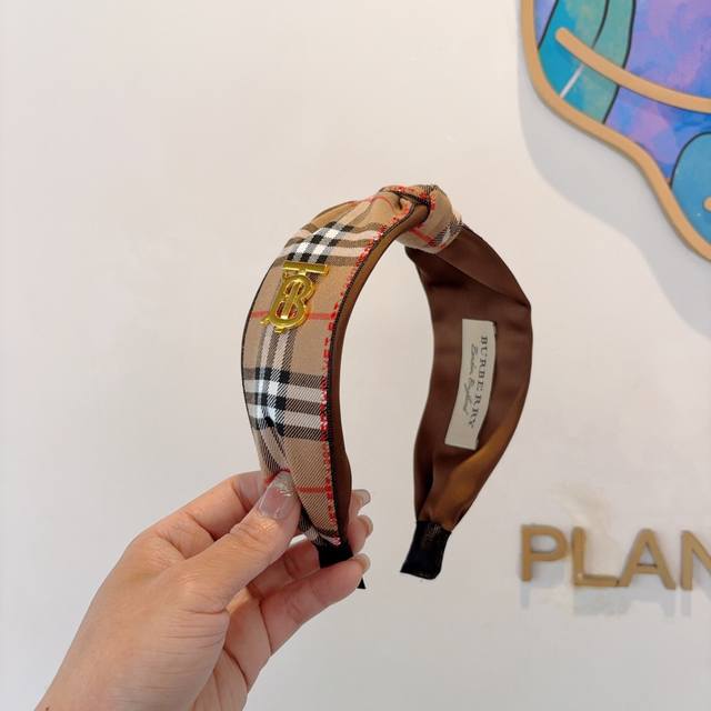With Packaging Burberry New Wide Hairband With All Details Photographed! Very Du