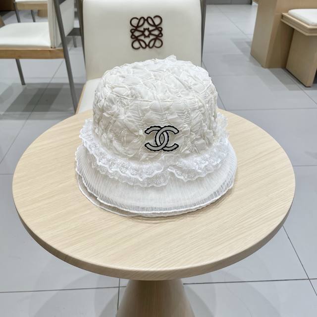Chanel 2025 Spring/Summer New Arrival Lace Trim Pleated Bubble Gauze Fisherman's