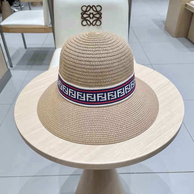 Fendi New Color-Block Straw Hat, A Must-Have For Socialites, Head Circumference