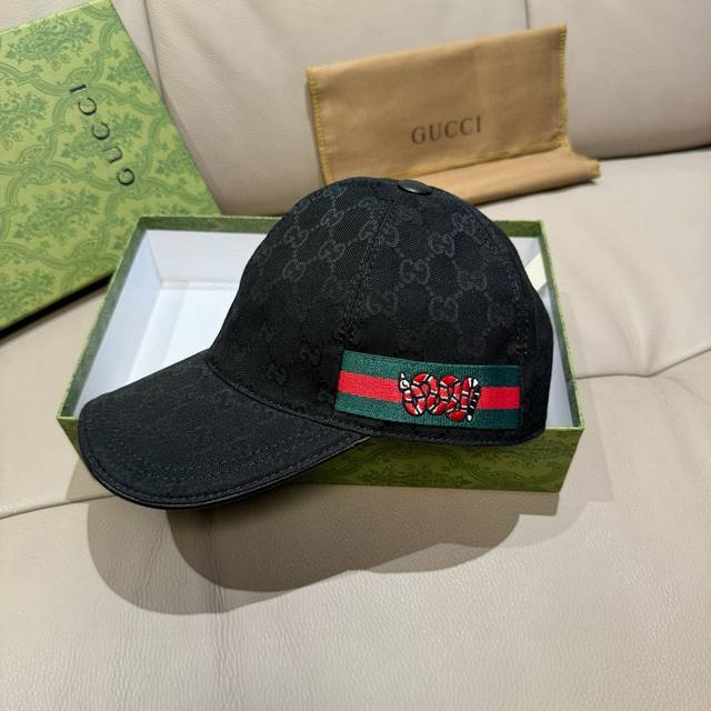 Comes With A Box And Cloth Bag. Gucci New Original Baseball Cap With Embroidered