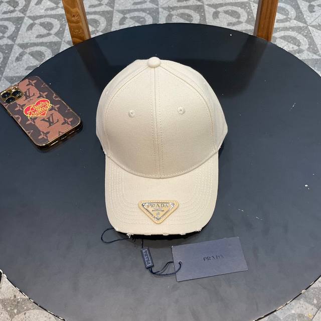 Prada Spring/Summer New Arrival Luxury Brand Embroidered Baseball Cap, New Arriv