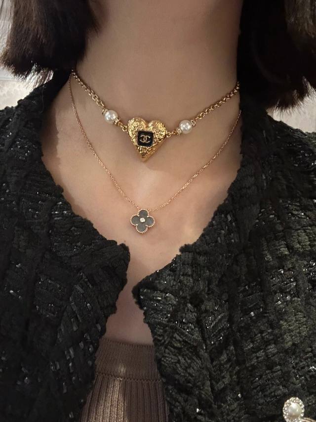 High-Quality Details As Shown In The Photo. Vintage Heart-Shaped Double Pearl Ne