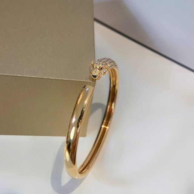 Panthere De Cartier Leopard Bracelet. Bracelet Sizes 16, 17.Sparkling Diamonds S
