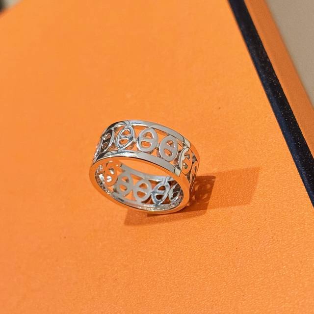 A0435 Latest Classic High-End Elegant Pig Nose Smooth Ring The Classic Pig Nose