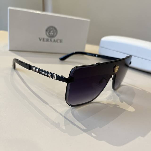 Versace European-Style Fashion Sunglasses, Men's Polarized Sunglasses, Face-Flat
