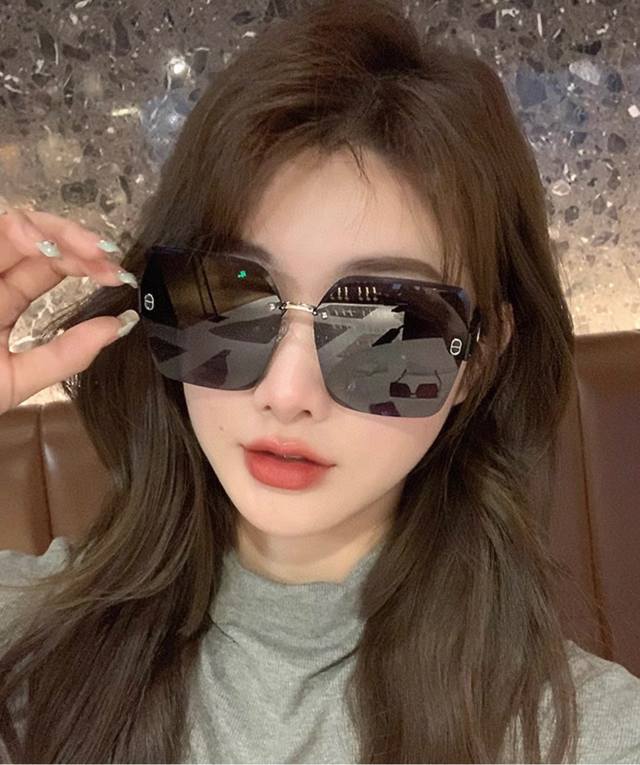 Dior-Dior 2025 Spring New Arrival, Trendy Bestseller, Fashionable Square Frame S