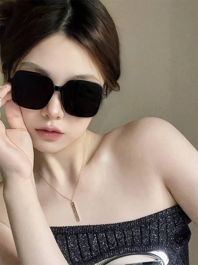 Gucci Gg Round Frame Sunglasses - Perfect Quality, Unique Design, Suitable For A