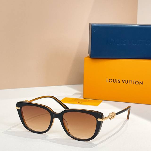 Louis Vuitto*Model: Z1873 Size: 56Mm 19-150