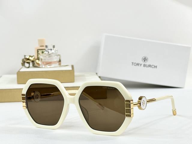 Tory Burc* Model: Ty9062E Size: 58Mm 18-140