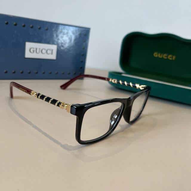 Optical Glasses, Makeup-Free Beauty Essential. Gucci Official Early Spring New R
