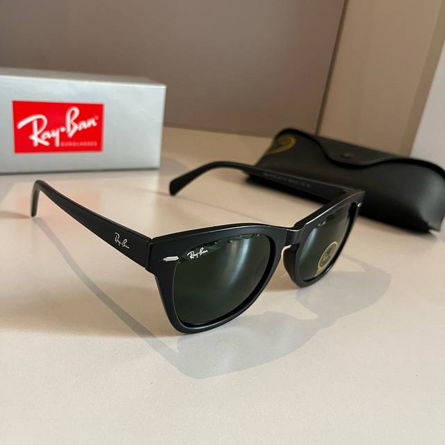 Ray-Ban Trendy Men's And Women's Street-Style Sunglasses, 4614 Lightweight And C