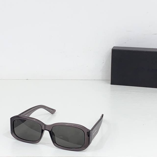 Saint Lauren* Model: Sl809 Size: 57-18-140