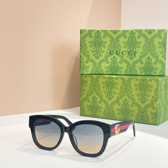 Gucc*Model: Gg1550S Size: 54 18-145