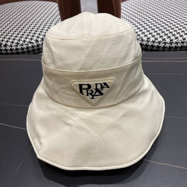 Prada New Triangle Logo Sun-Protective Fisherman's Hat ~ Simple And Elegant Beac