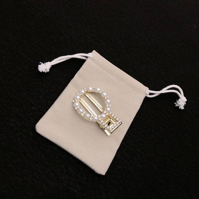 High-End Custom-Made Simone Rocha, Beloved By Major Influencers. Round Pearl-Sha